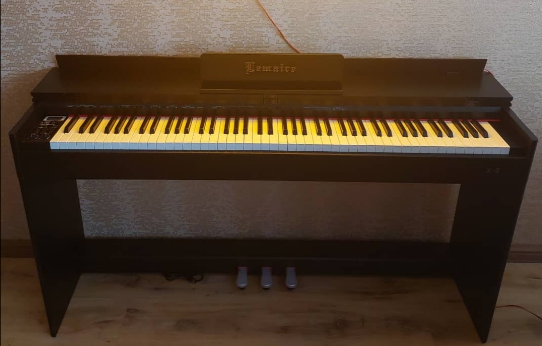 پیانو دیجیتال لومیر